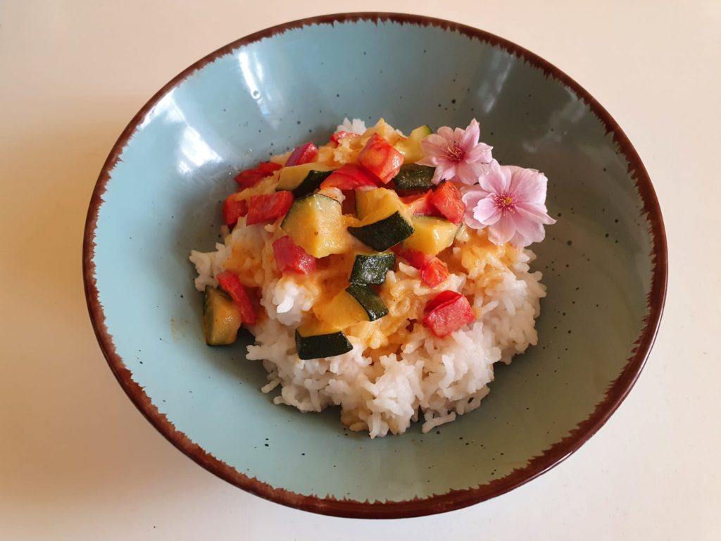 Rotes-Thai-Curry mit Zucchini (vegan) - zucchiniwelt.de