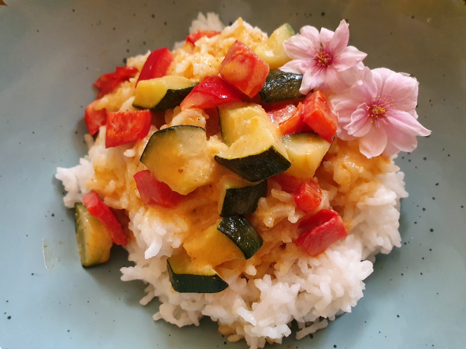 Rotes Thai Curry mit Zucchini