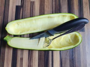 Gefüllte Zucchini mit Kichererbsen