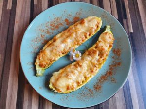 Gefüllte Zucchini mit Kichererbsen