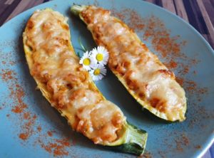 Gefüllte Zucchini mit Kichererbsen