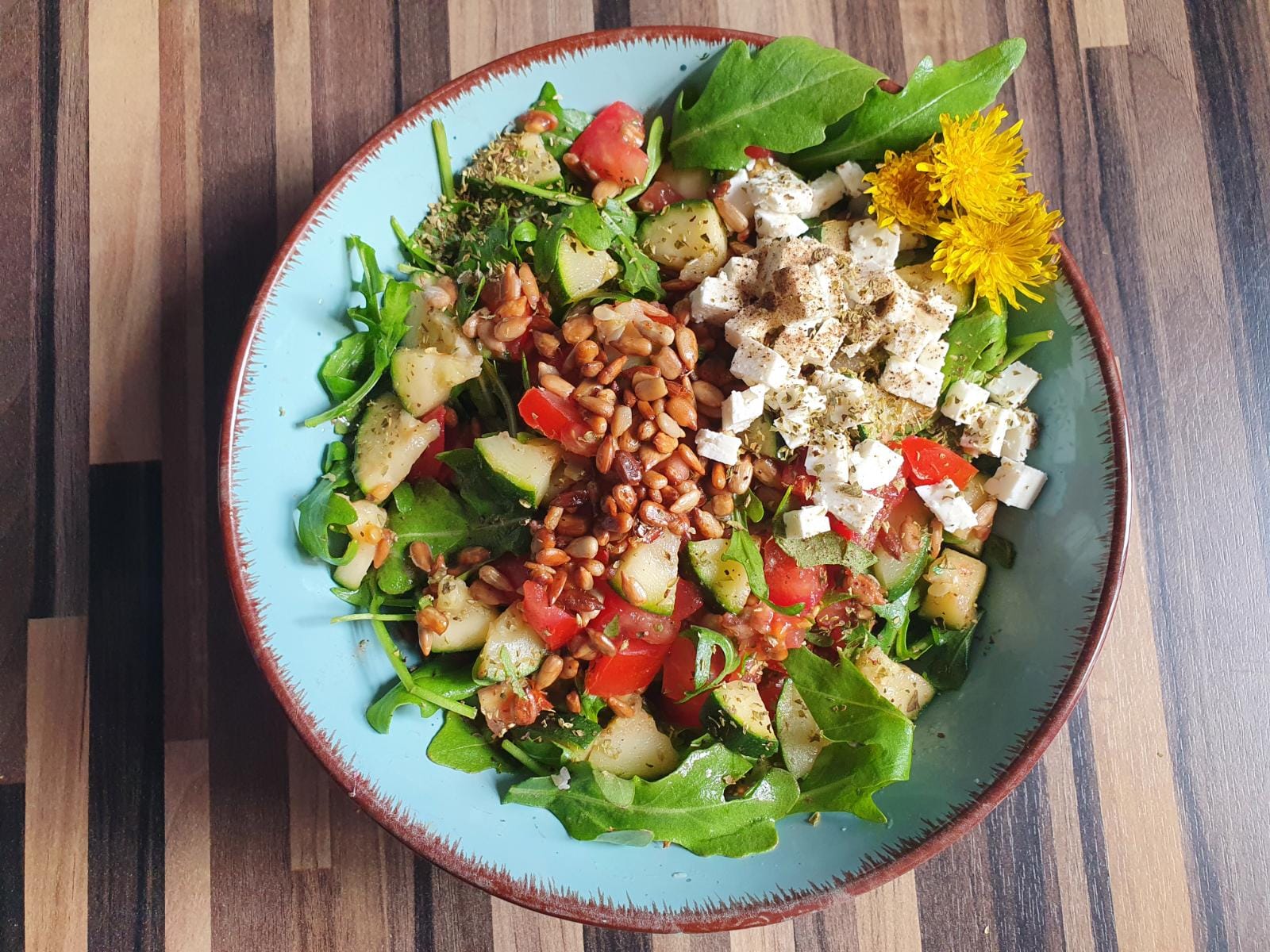 Zucchini-Tomaten-Rucola Salat