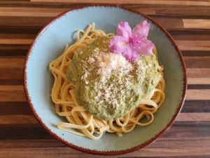 Spaghetti Bavette mit Zucchini Pesto (vegetarisch)