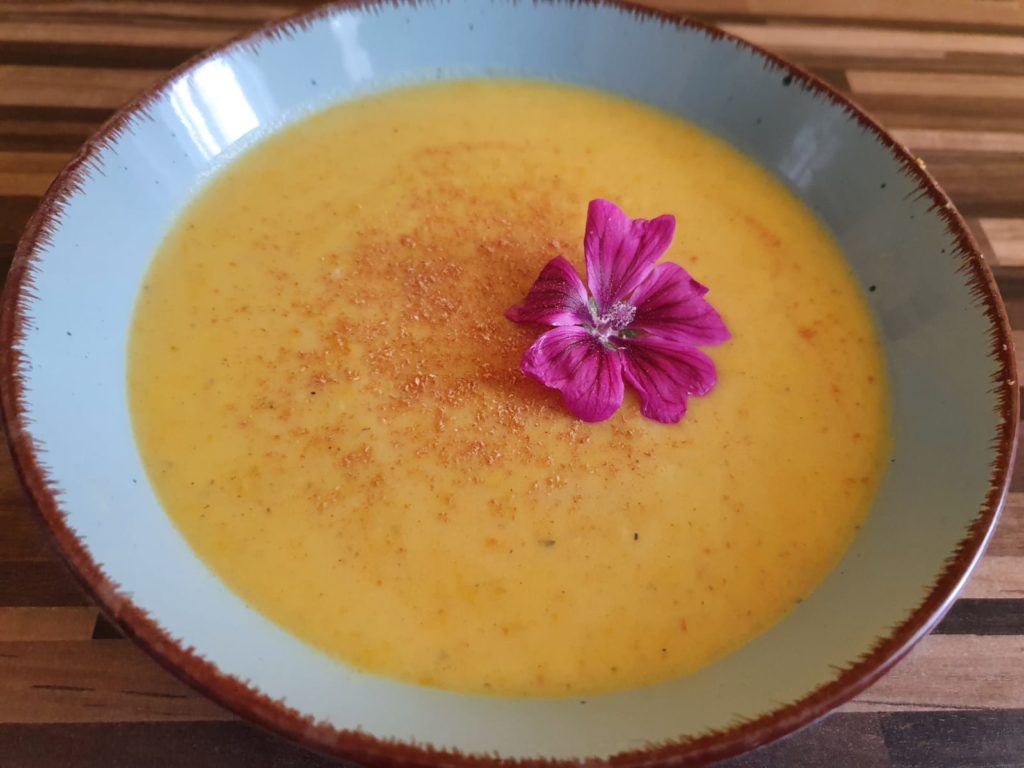 Gelbe Zucchini-Suppe (vegan)