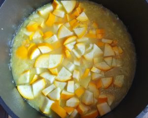 Gelbe Zucchini-Suppe (vegan)