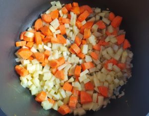 Kürbis-Zucchini-Suppe (vegetarisch)