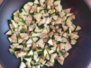 Zucchini-Bulgursalat (vegan)