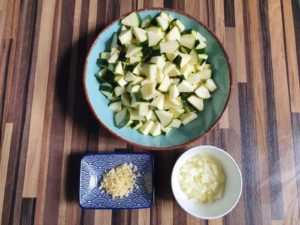 Zucchini-Pesto mit Fusilli Nudeln (vegan)