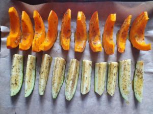 Marinierte Zucchini und Kürbis Boote (vegan)
