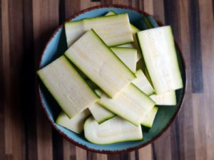 Panierte Zucchini aus Joghurt und Ei (vegetarisch)