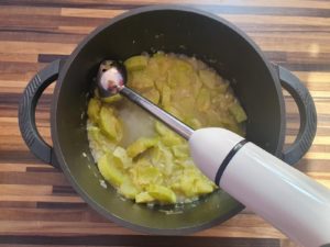 Weiße Zucchini-Kokos-Suppe (vegan)