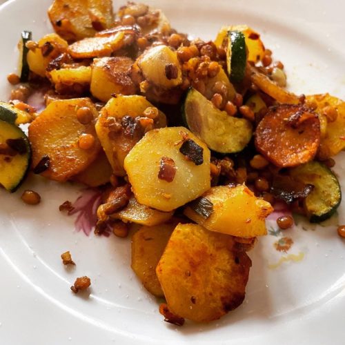 Bratkartoffeln mit Linsen und Zucchini