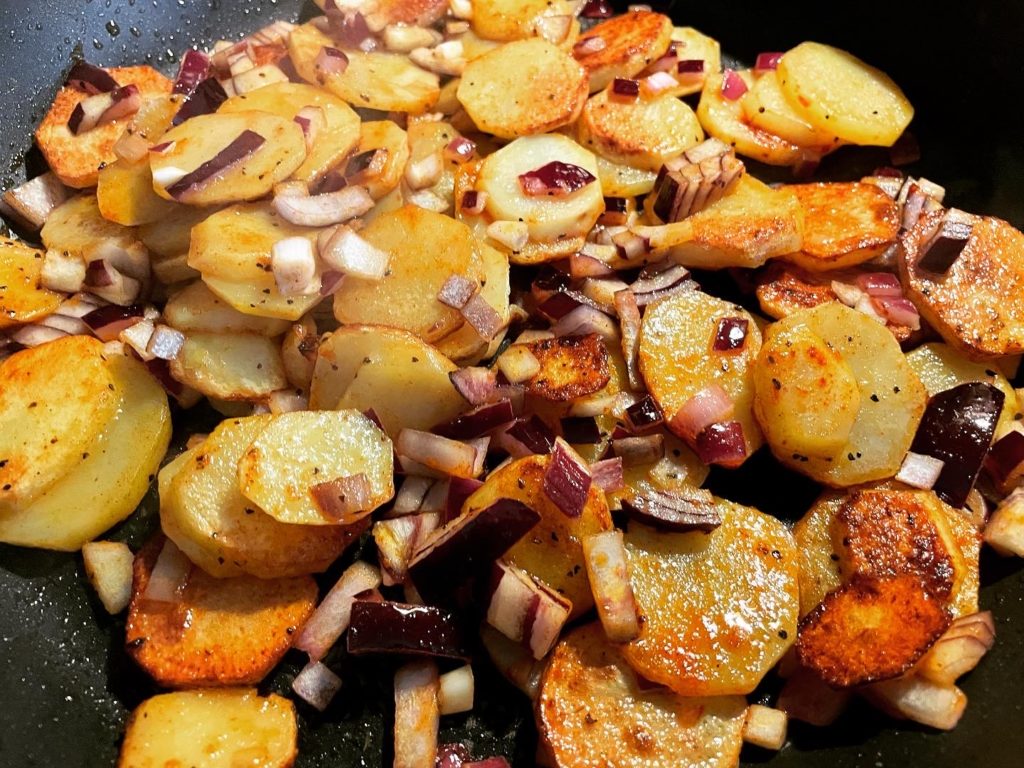 Bratkartoffeln mit Paprika (vegan) - zucchiniwelt.de