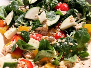 Haferflocken-Salat mit Zucchini