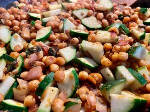 Kichererbsen-Zucchini-Pfanne Rezept